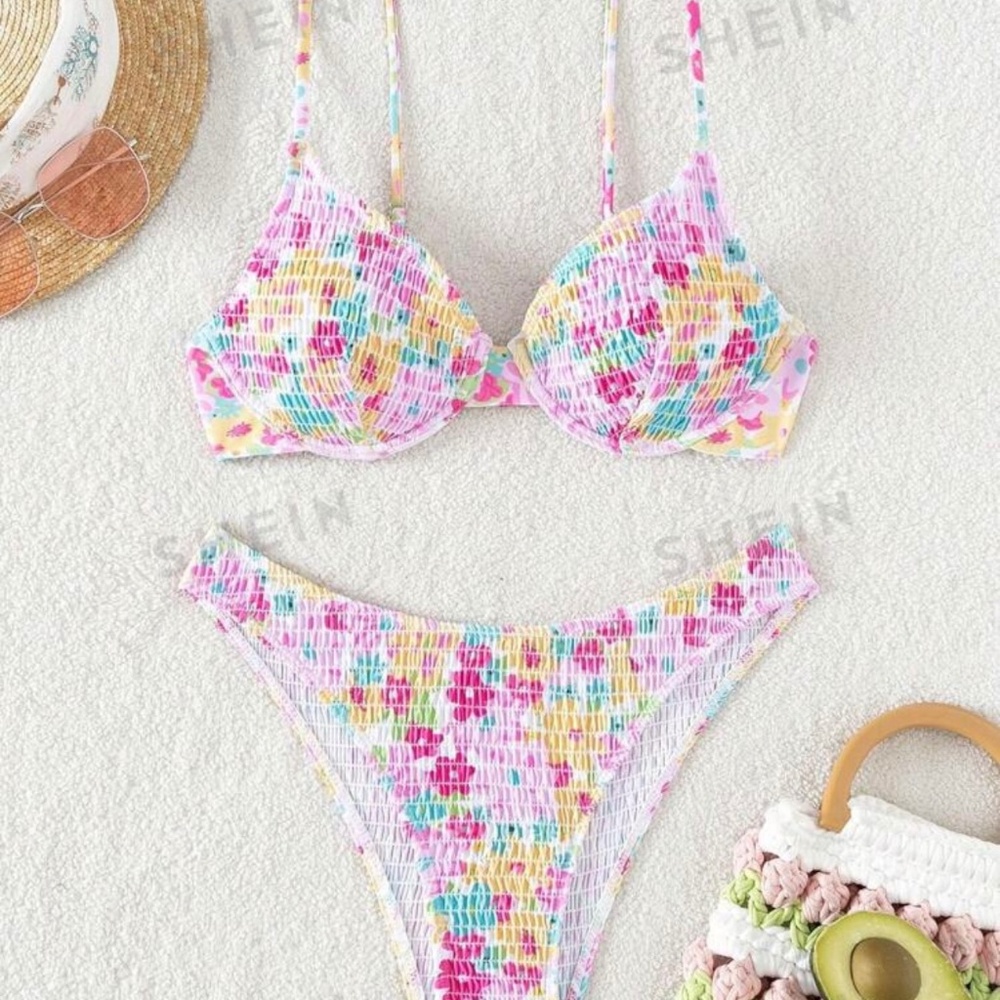 New SHEIN Swim Mod Summer Beach Floral Print Smocked Underwire Bikini Set